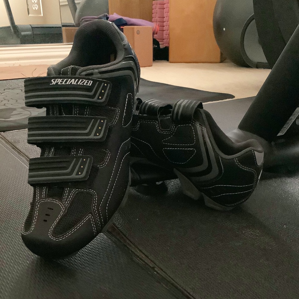 Specialized clip cycling shoes